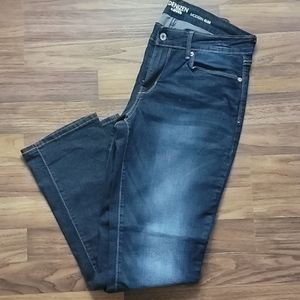 Size 10 Denizen slim jean